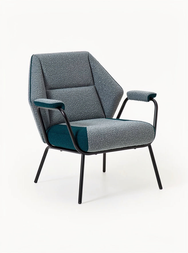 Moderne stoel met geometrisch ontwerp en comfortabele bekleding